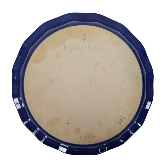 Emile Henry Ruffled Pie Dish Cobalt Blue - Picture 8 of 8